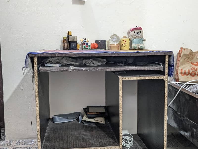 simple table 0