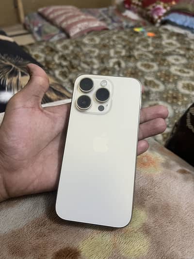 Apple iPhone 14 Pro Golden