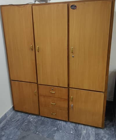 Wardrobe (Almari)
