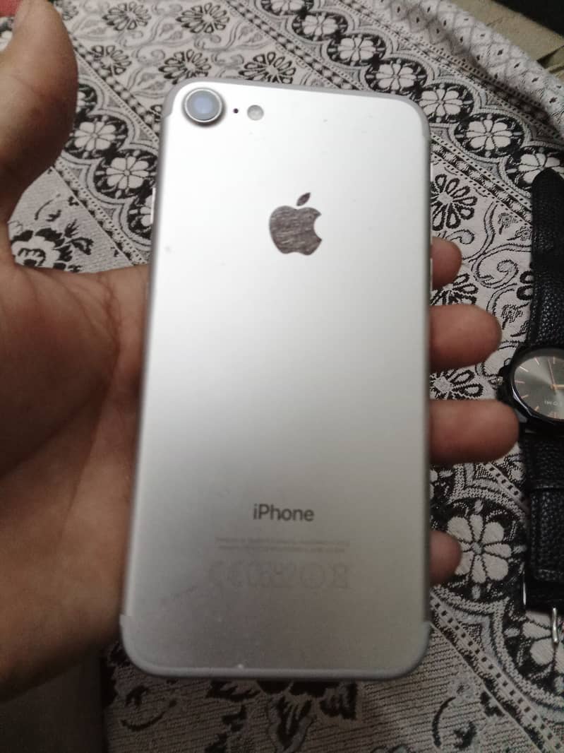 Apple iPhone 7 1