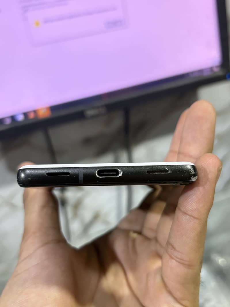 Google Pixel 6a 5