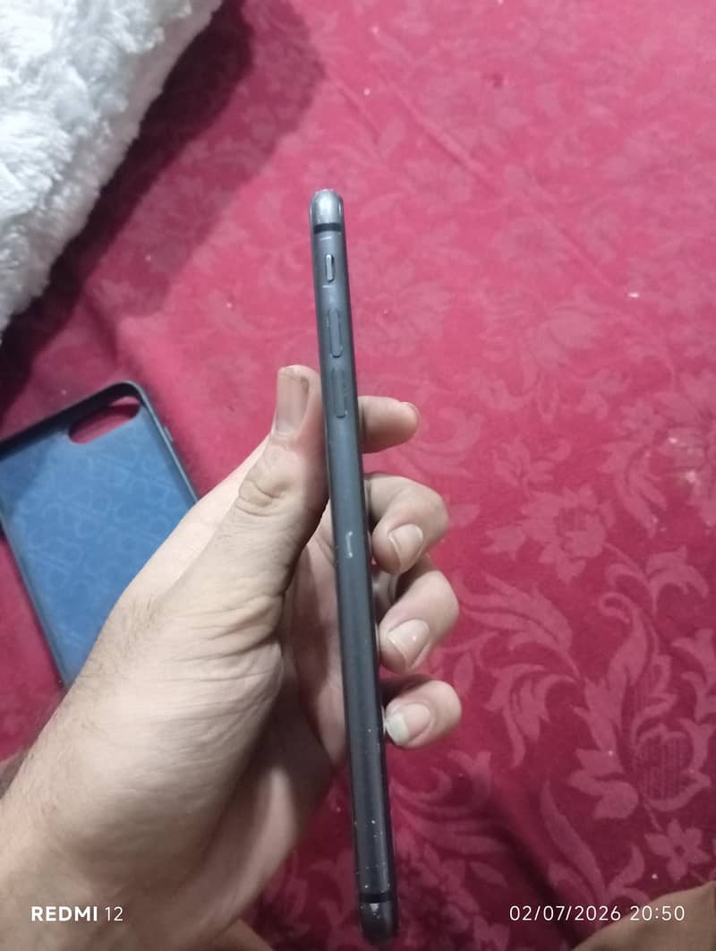Apple iPhone 8 Plus 2