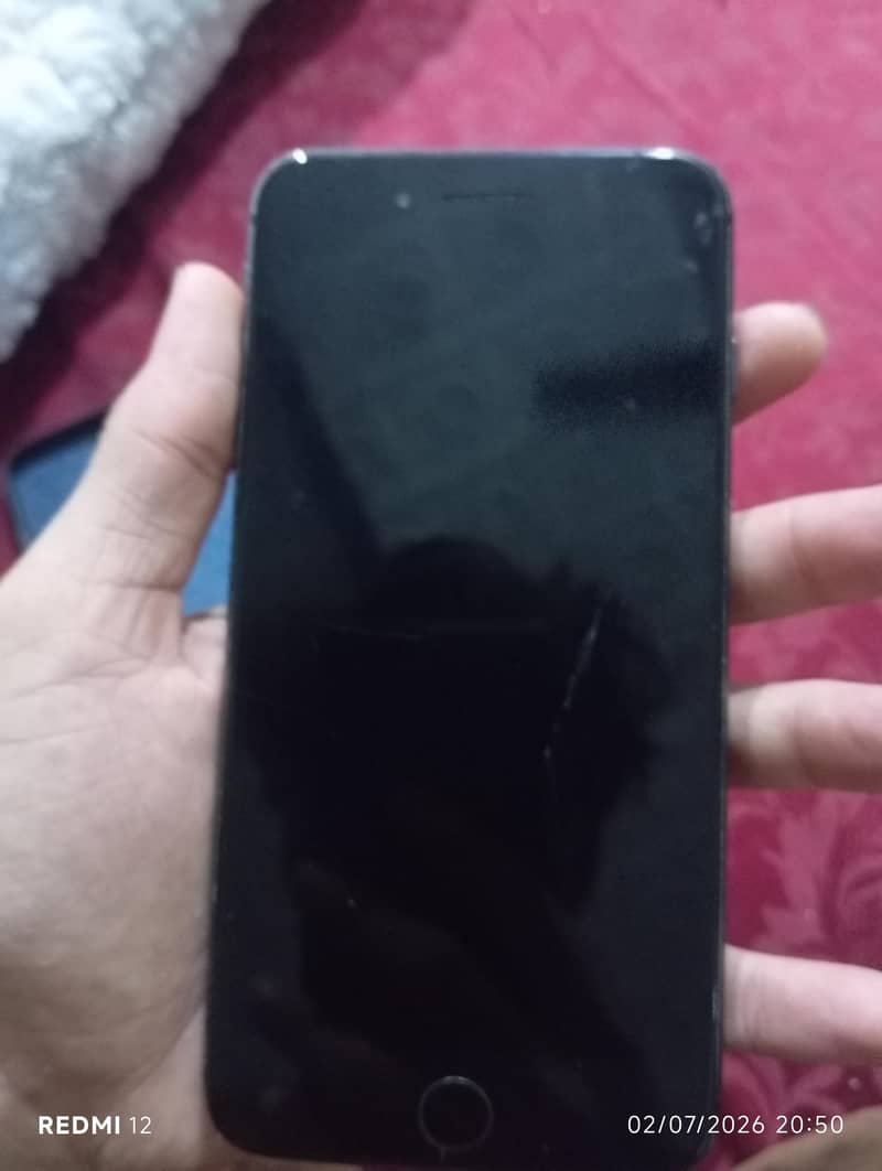 Apple iPhone 8 Plus 3