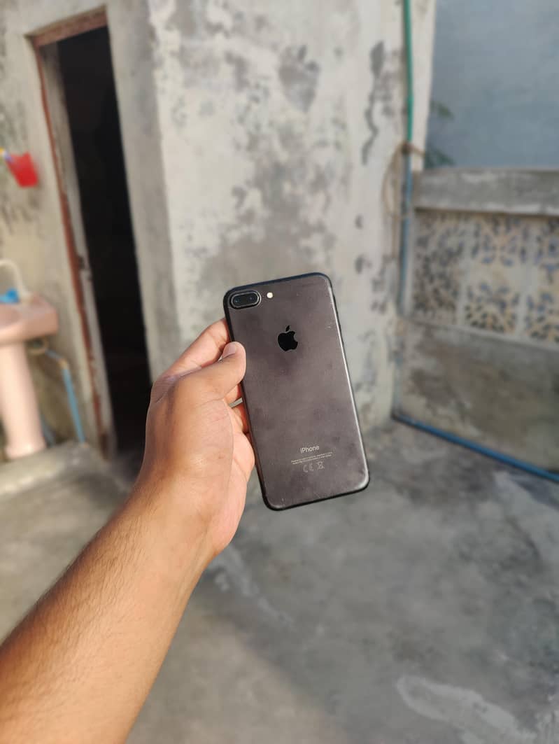 Apple iPhone 7 Plus 3