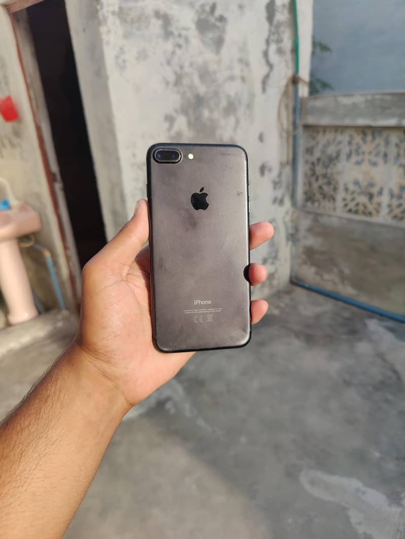 Apple iPhone 7 Plus 6