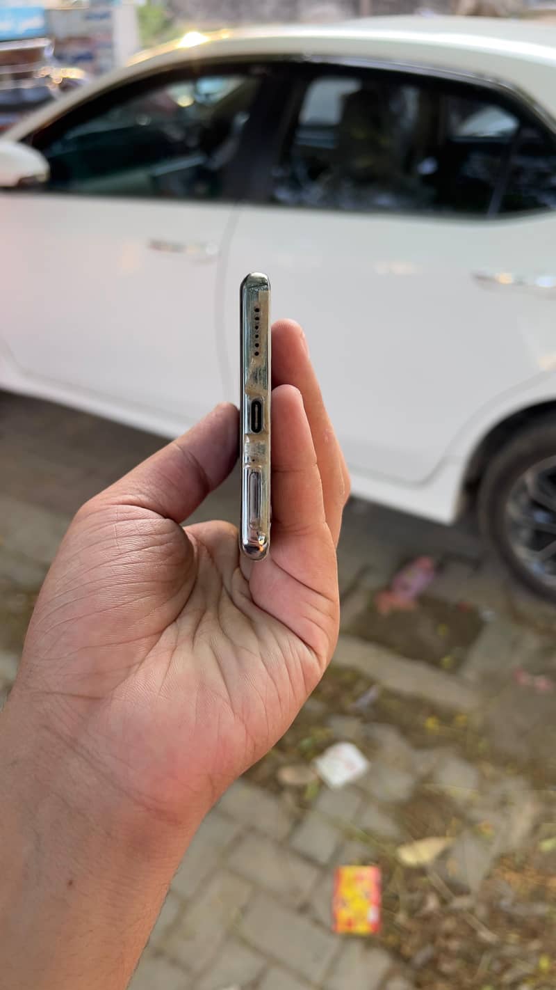 Tecno CAMON 40 Pro 4
