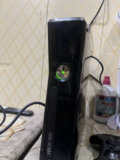 Xbox 360 slim edition 250 gb
