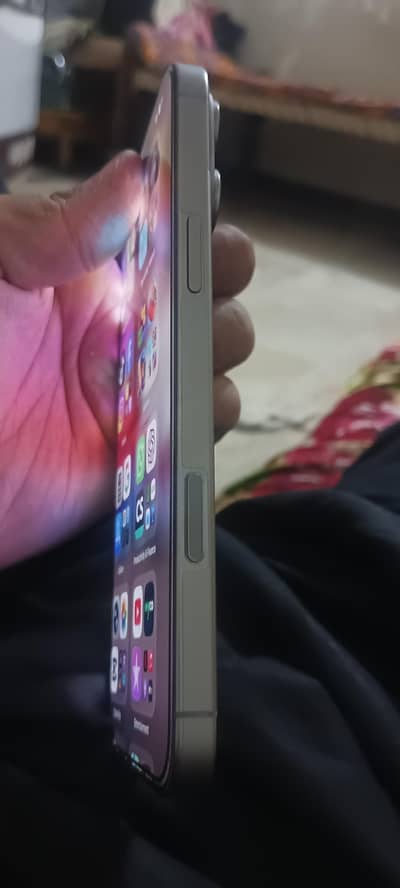 Apple iPhone 16 Pro Max jv