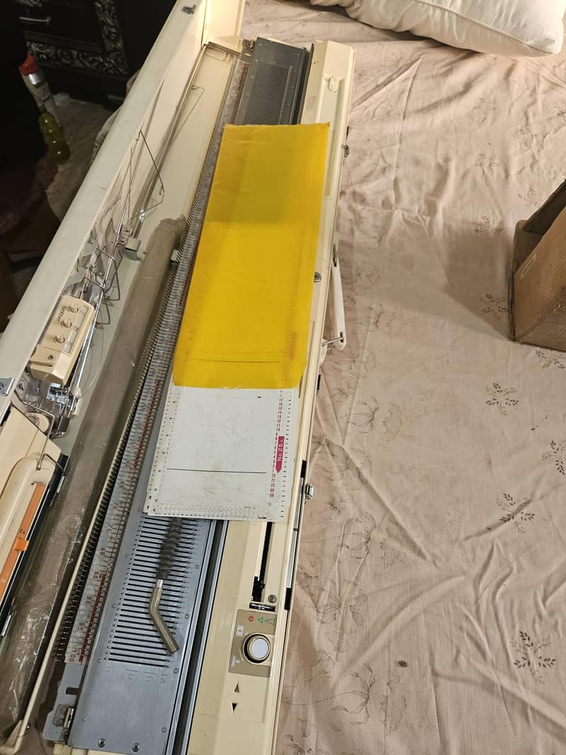 knitting machine 4