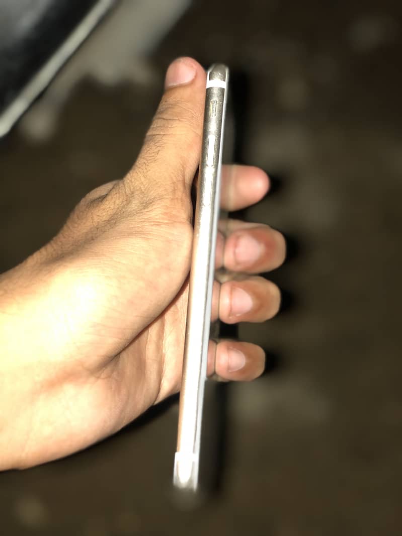 Apple iPhone 7 1