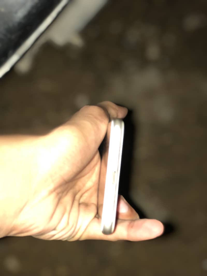 Apple iPhone 7 2