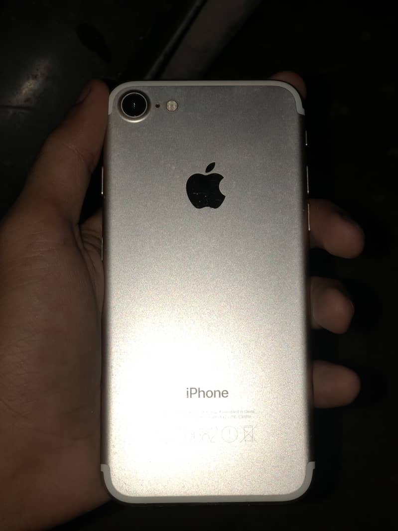 Apple iPhone 7 4