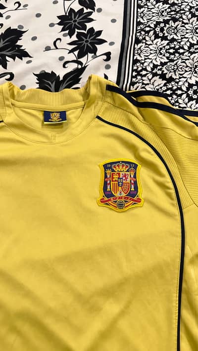 Vintage Spain 2008 National Team Yellow Football Jersey (Size M/L)