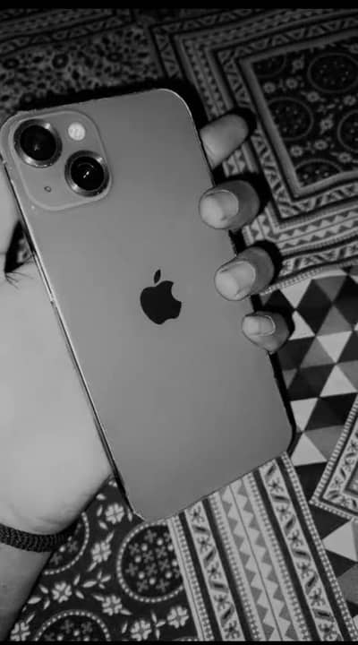 Apple iPhone 13