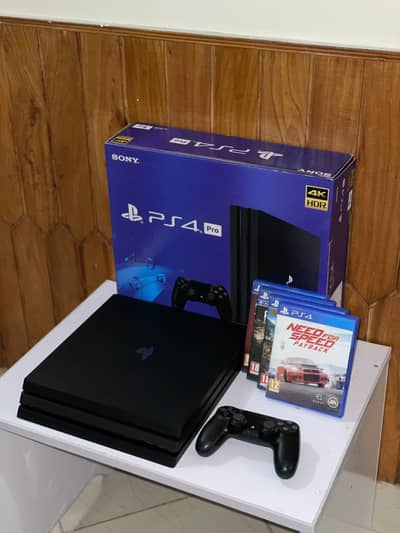 PS4 PRO 72000 Series