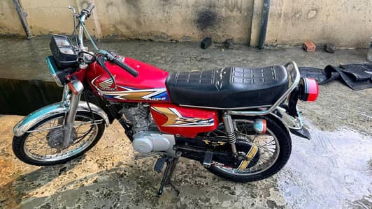 Honda 125 Red colour