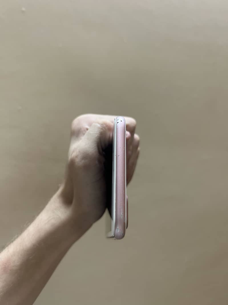 Apple iPhone 7 Plus 0