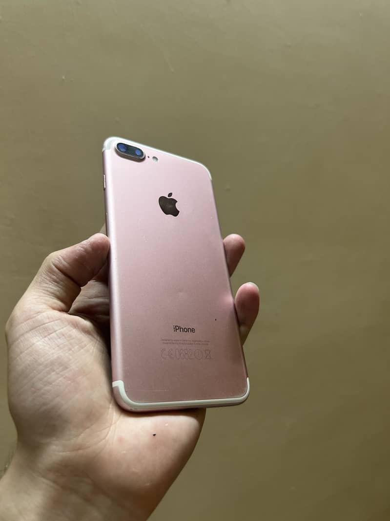 Apple iPhone 7 Plus 1