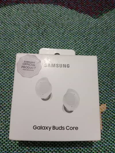 galaxy buds core box open 10/10