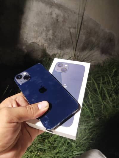 Apple iPhone 13