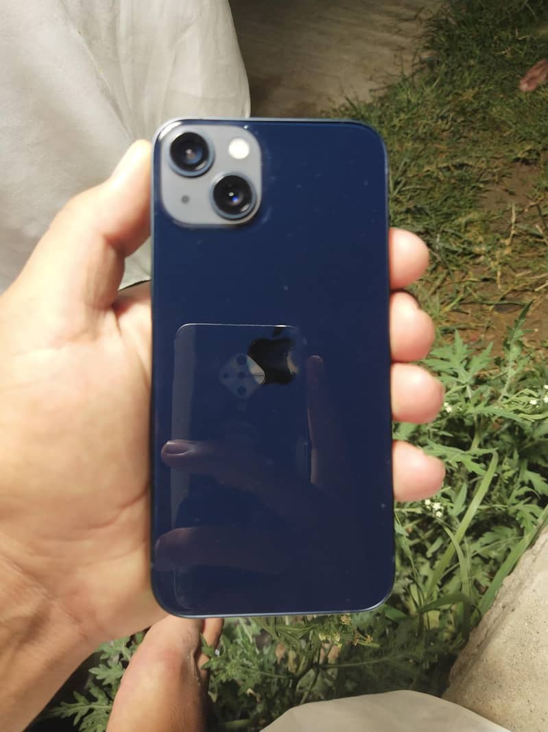 Apple iPhone 13 5