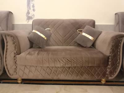 7 sitter sofa set with 7 cushions like new