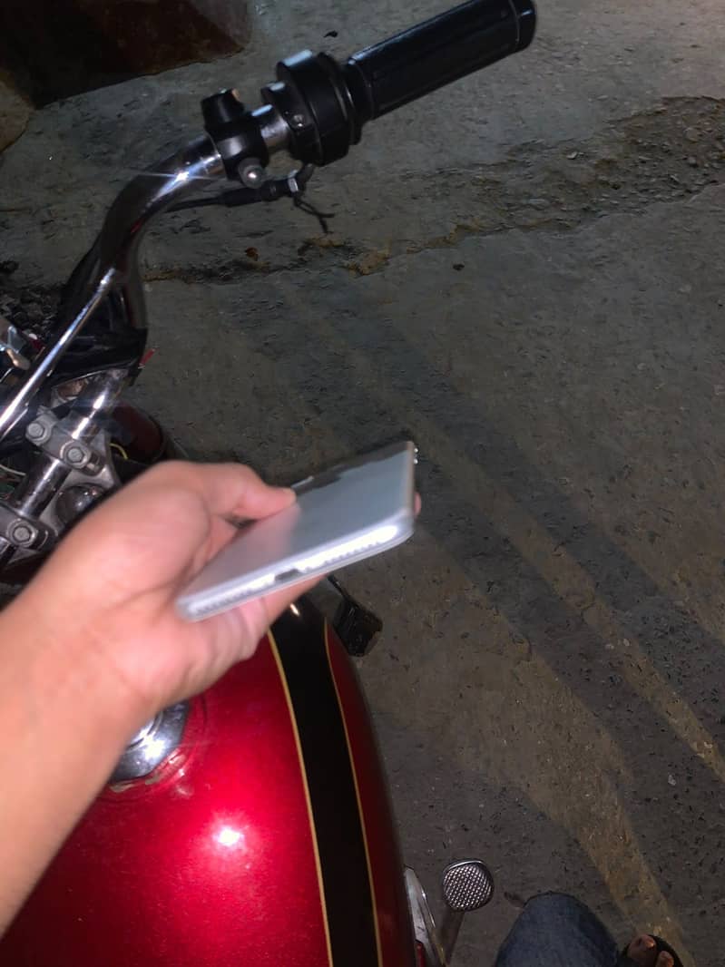 Apple iPhone 7 Plus 2