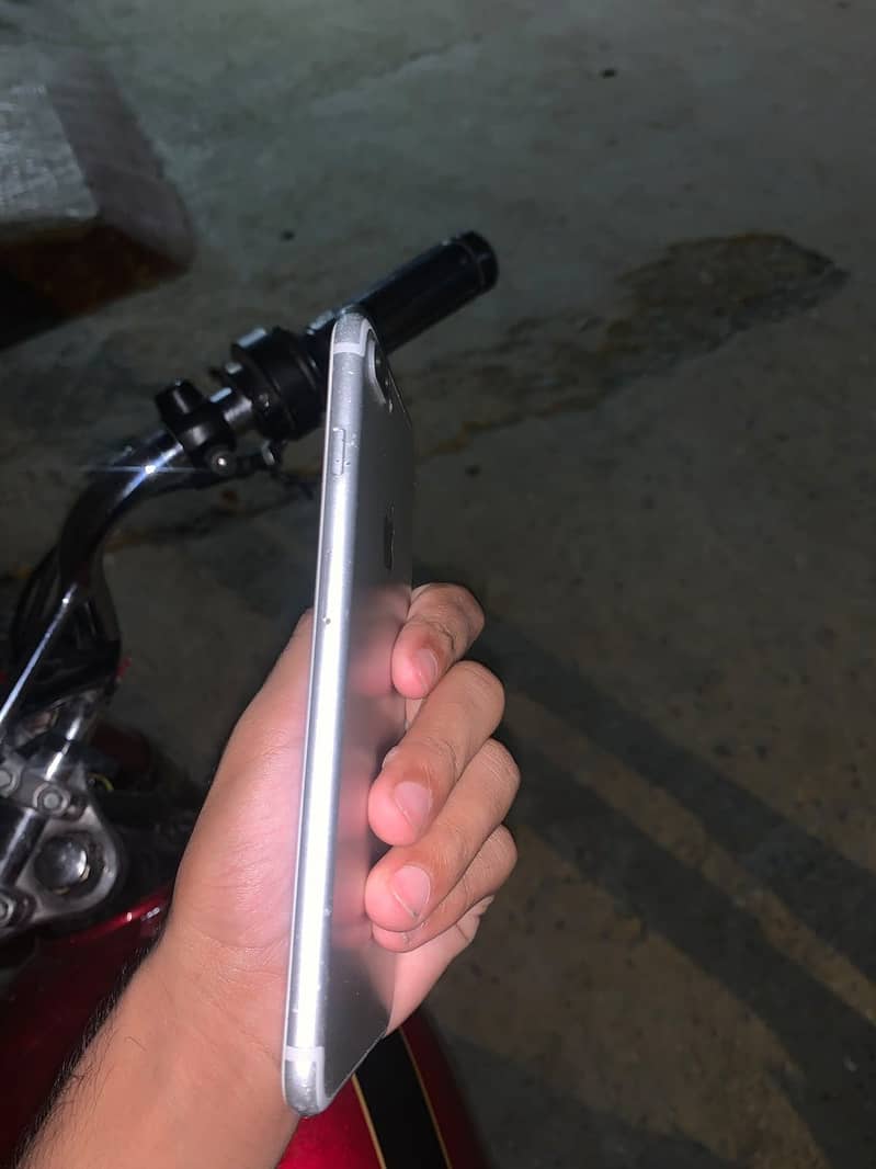 Apple iPhone 7 Plus 4