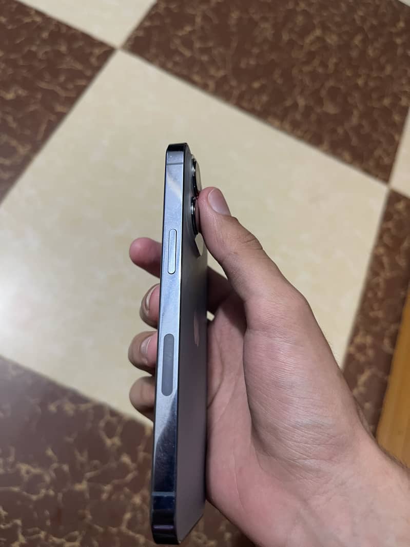 Apple iPhone 13 Pro 2