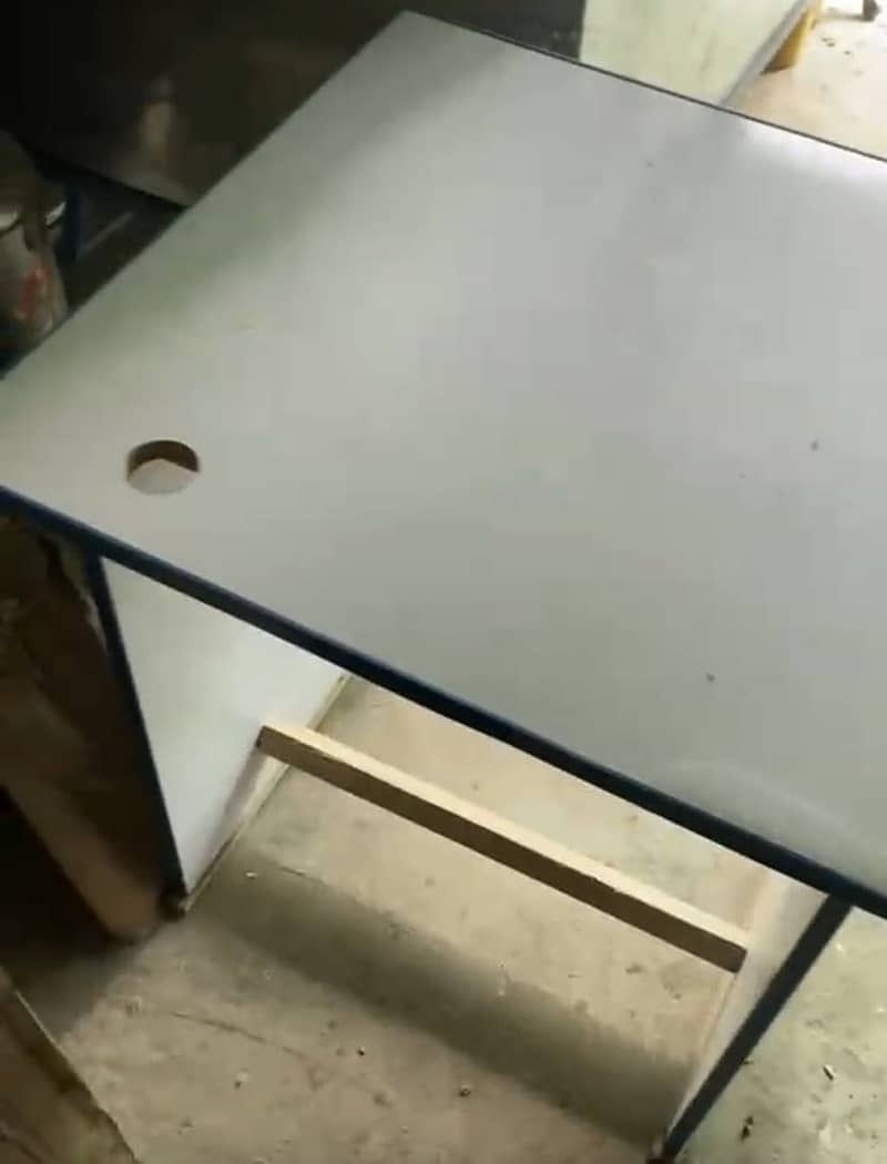 Computer Table 1