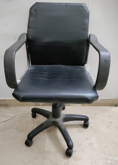 Used computer office chair  Gulistan-e-Johar blk 15