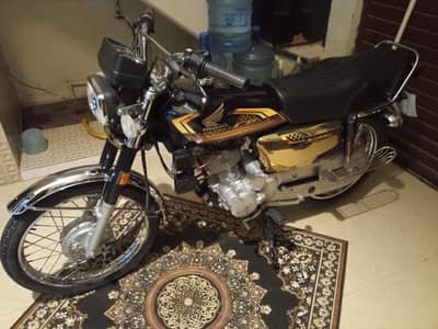 Honda CG 125 2025 self start Gold edition applied