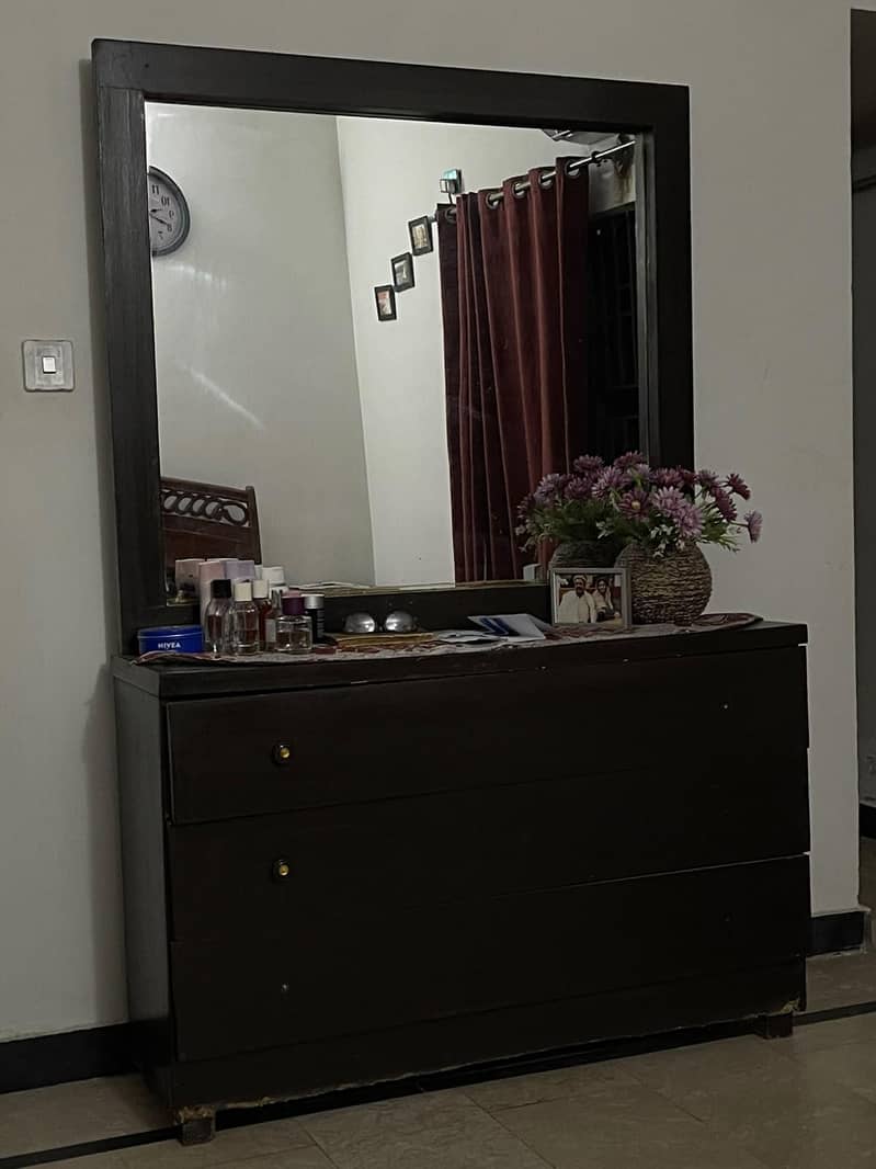 Dressing Table 0