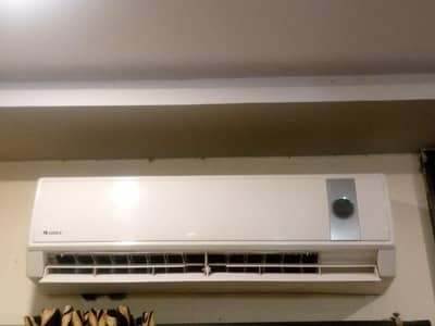 Ac Forr Salee Urgent 1.5 Ton. . . . . .