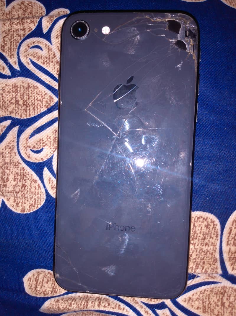 Apple iPhone 8 3