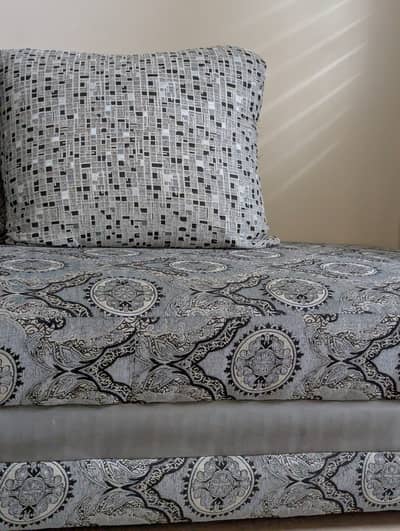 L-shaped Luxury Sofa Set – Excellent Condition – Modern Grey Design