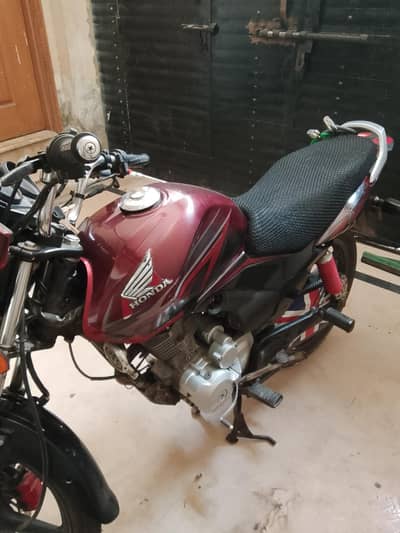 Honda CB 125 F