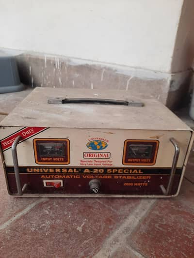 Universal A-20 Special Automatic Voltage Stabilizer – 2000W