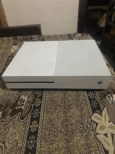 XBOX ONE S console 300+ GB