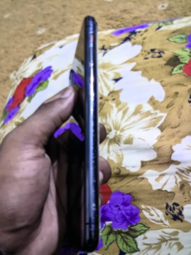 Apple iPhone X 3