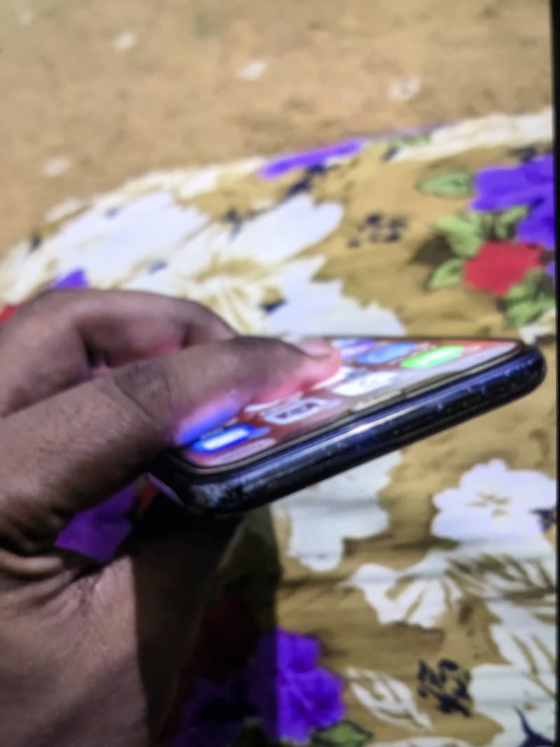 Apple iPhone X 5