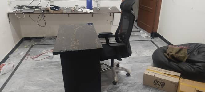 High-Back Mesh Office Chair – Fully Adjustable + office table