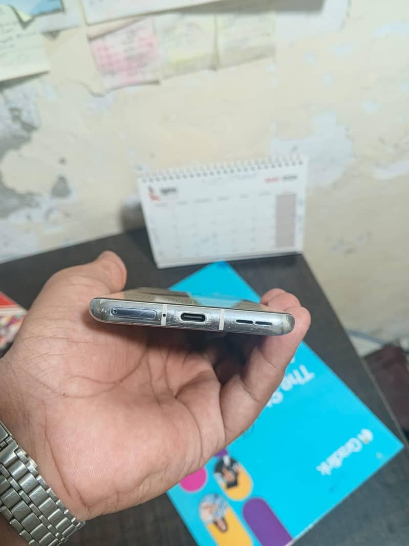 One Plus 9 Pro 4