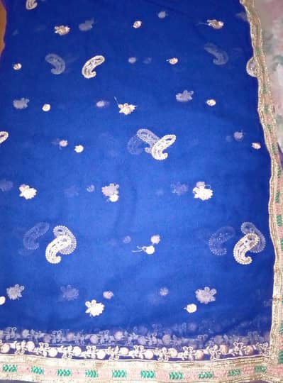 Beautiful dresses in sale medium size