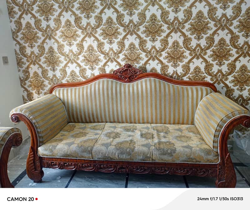 Chinioti Sofa 0