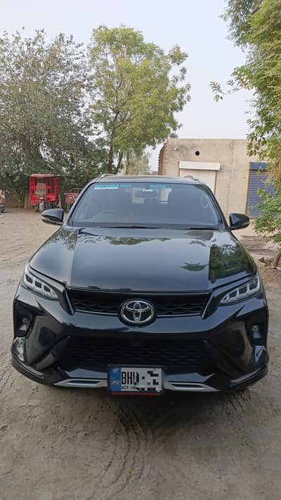 Toyota Fortuner Legender 2022