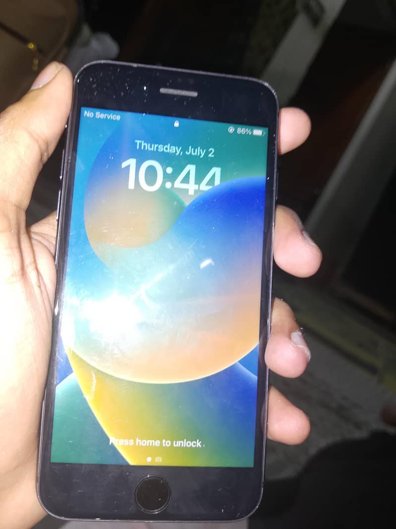 Apple iPhone 8 1