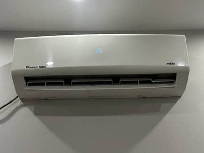 Excellent condition Inverter 1.5 Ton AC