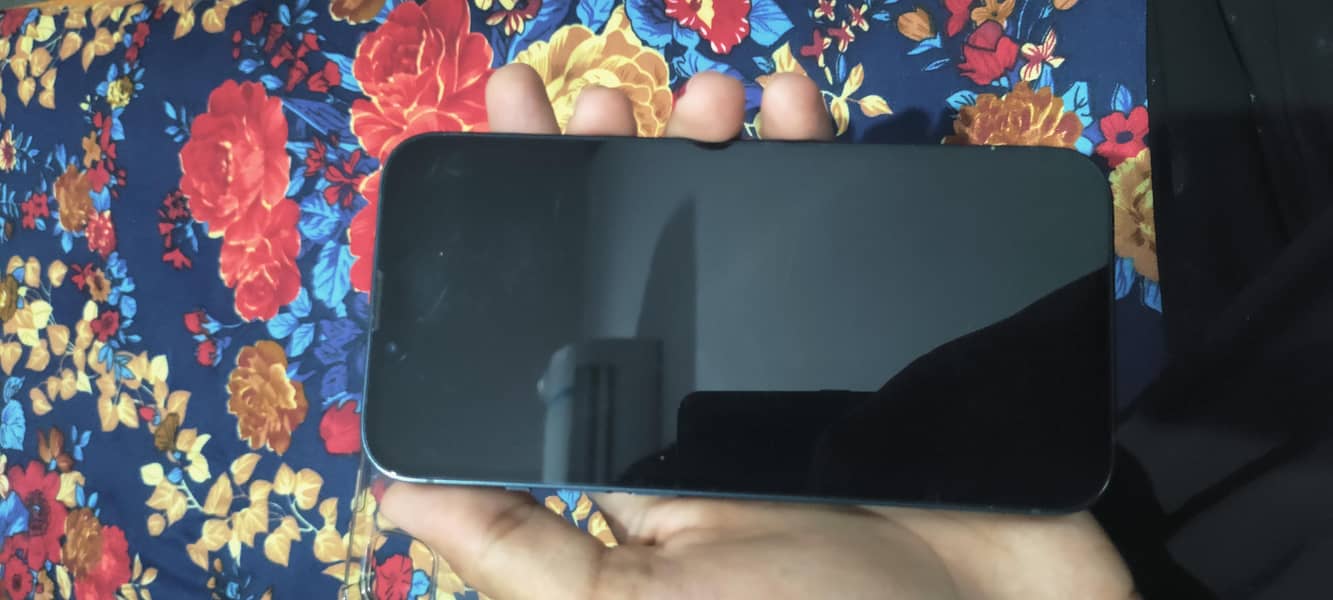 Apple iPhone 13 2
