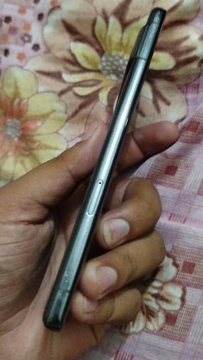 All okyyy double sim no dot all clear phone